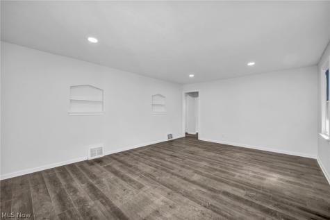 1361 Leavitt Road Lorain OH 44052