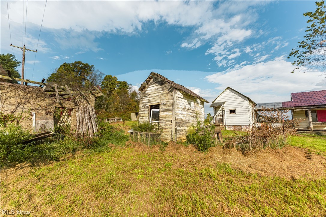 7257 Elliott Road Newcomerstown OH 43832