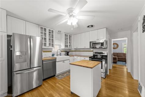 2172 Northland Avenue Lakewood OH 44107