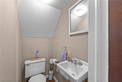 2172 Northland Avenue Lakewood OH 44107