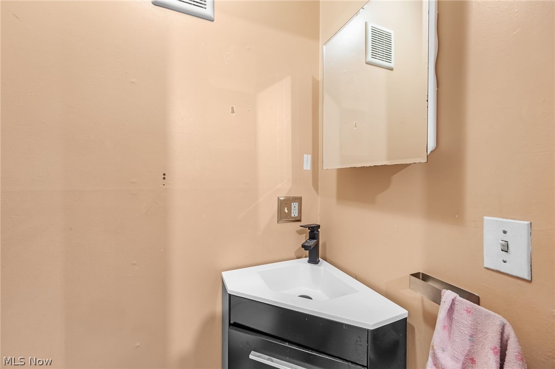 13099 Dorothy Drive Chesterland OH 44026