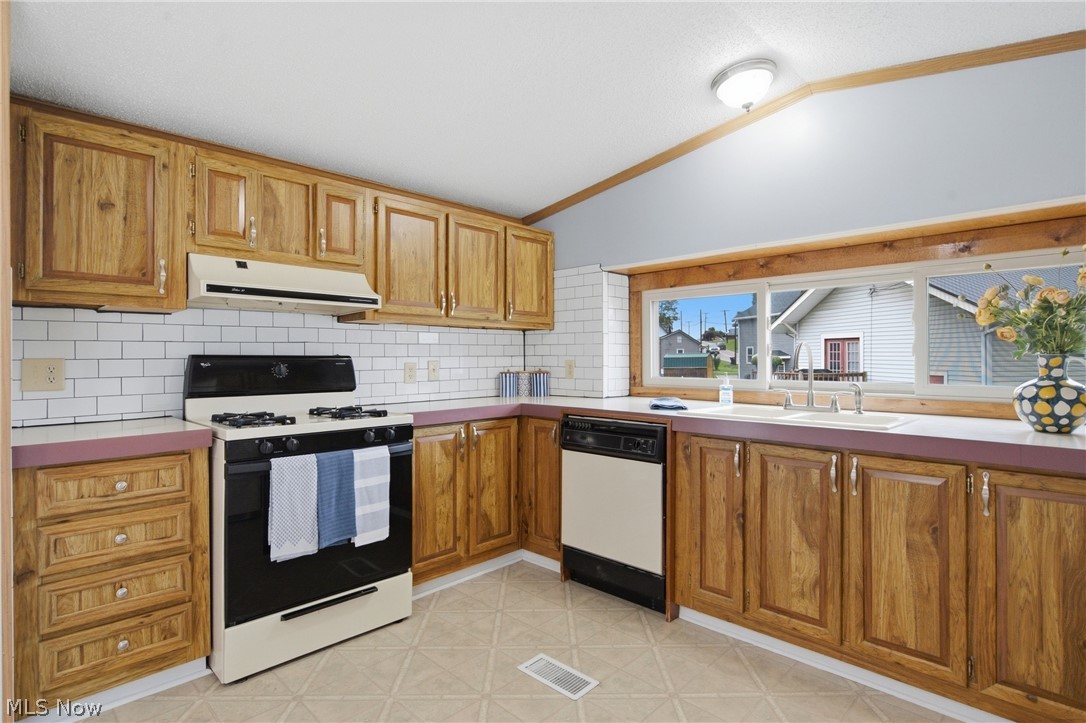 1820 Adamsville Road Zanesville OH 43701