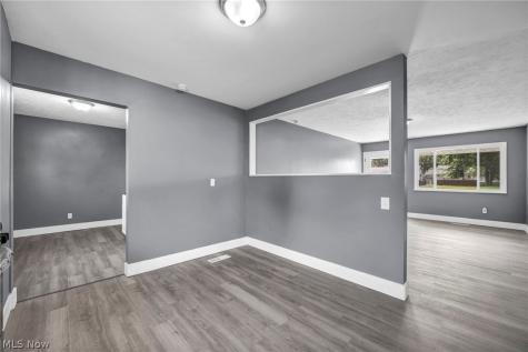 4613 Meadow Lane Lorain OH 44055
