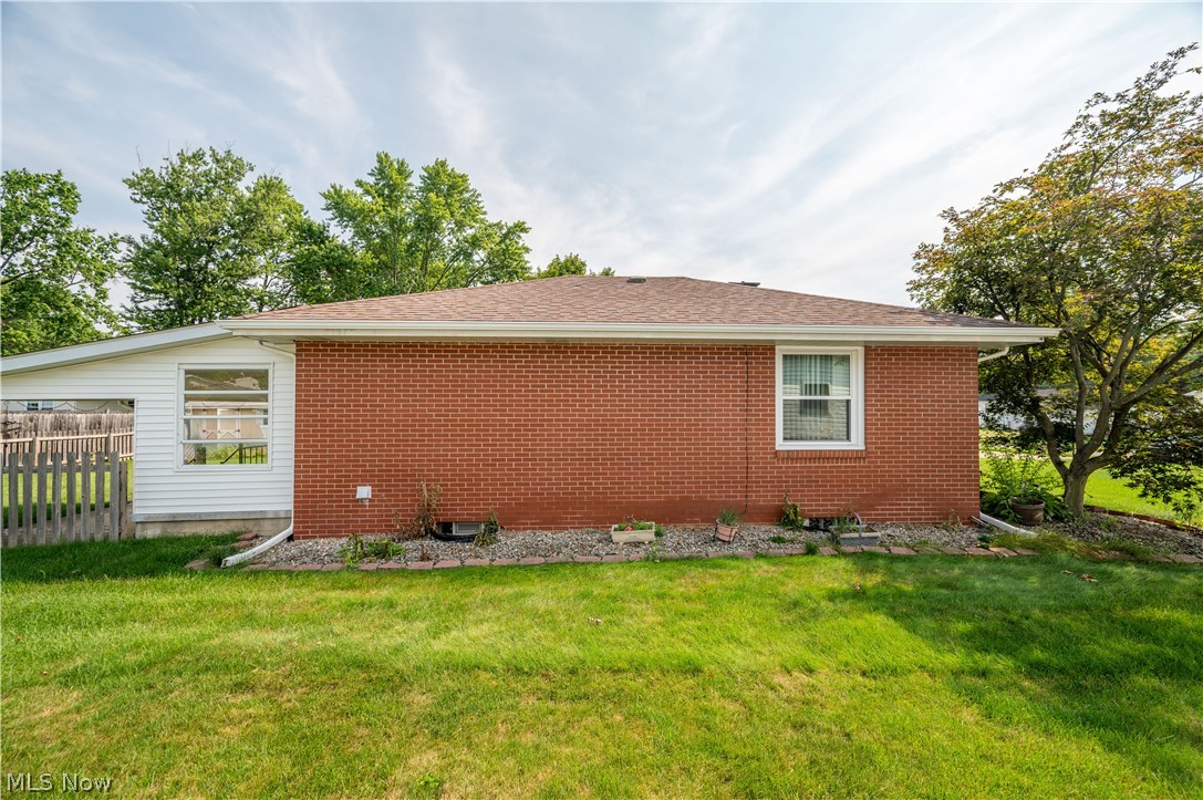 1788 Lancaster Drive Austintown OH 44511