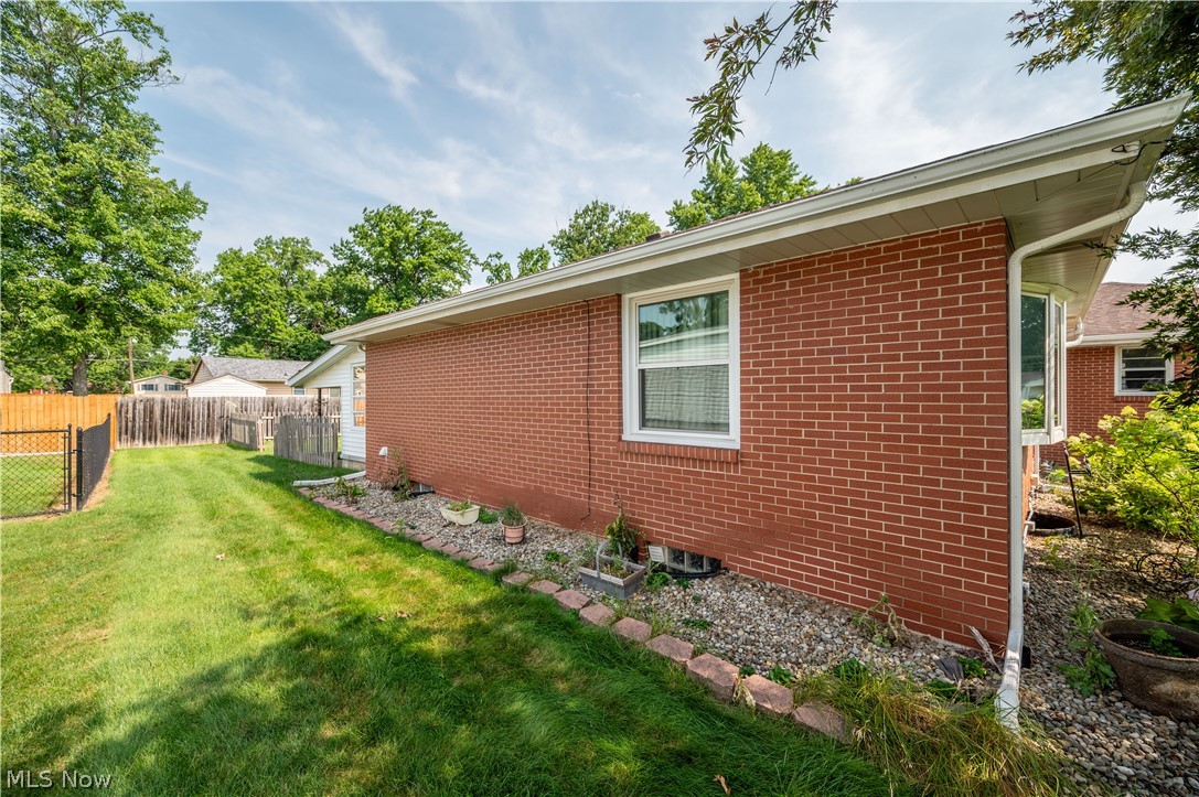 1788 Lancaster Drive Austintown OH 44511