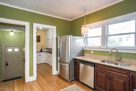 2088 West Boulevard Cleveland OH 44102