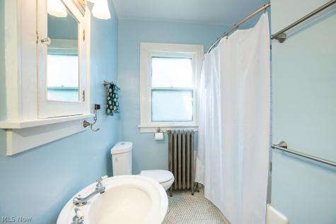 2088 West Boulevard Cleveland OH 44102