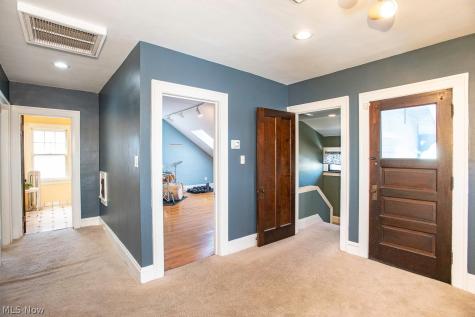 2088 West Boulevard Cleveland OH 44102