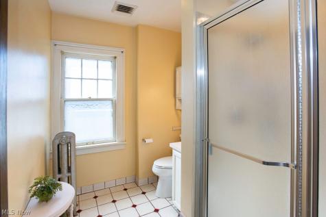 2088 West Boulevard Cleveland OH 44102