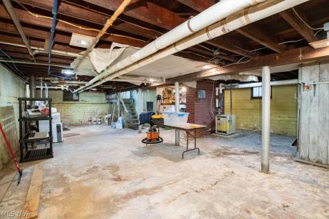 2088 West Boulevard Cleveland OH 44102
