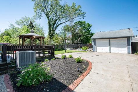 2088 West Boulevard Cleveland OH 44102