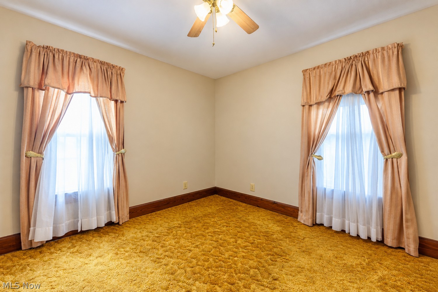 409 Beaver Avenue NE New Philadelphia OH 44663