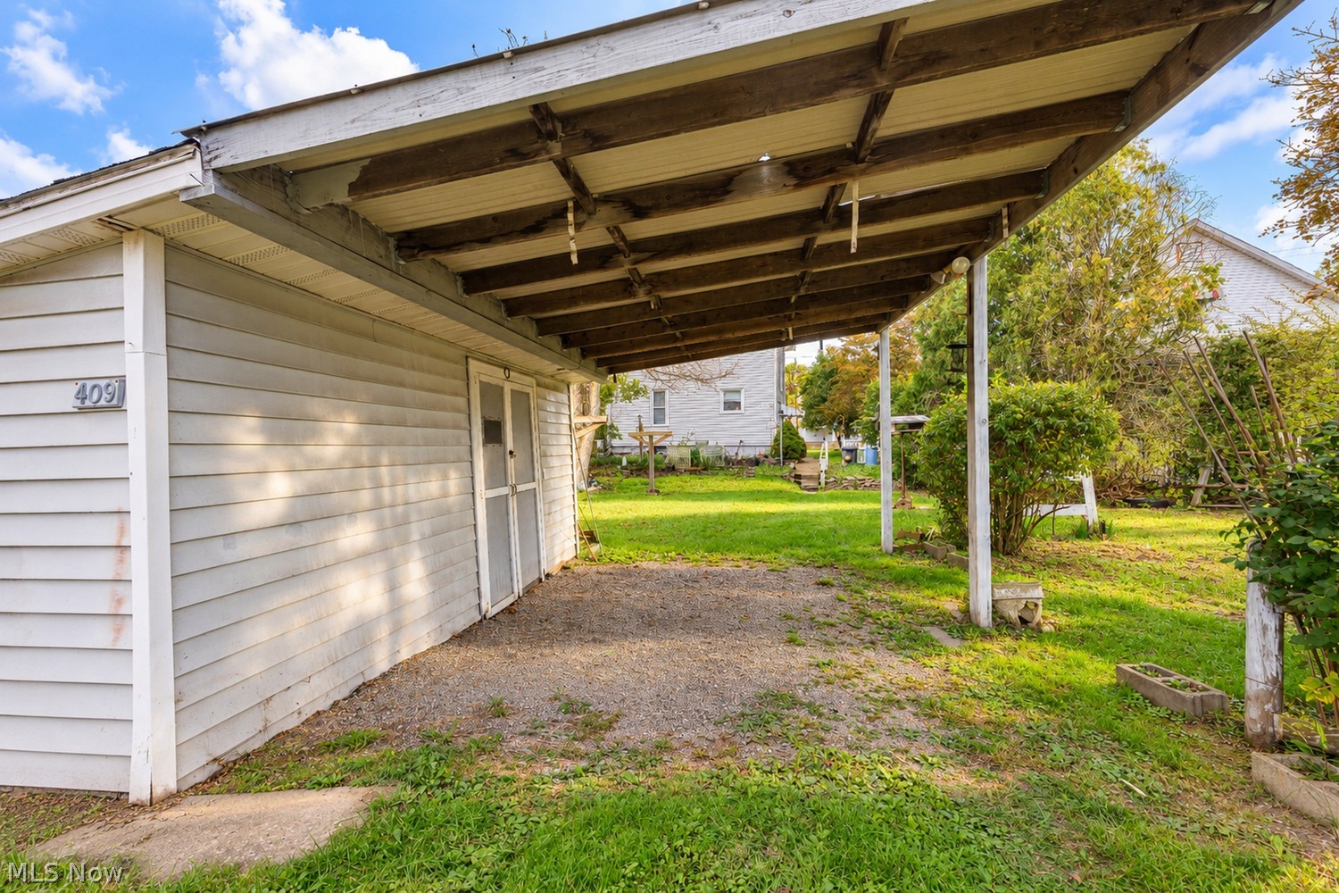 409 Beaver Avenue NE New Philadelphia OH 44663