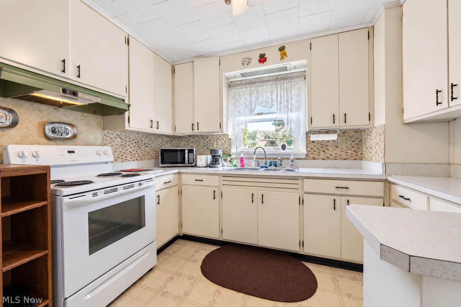 409 Beaver Avenue NE New Philadelphia OH 44663