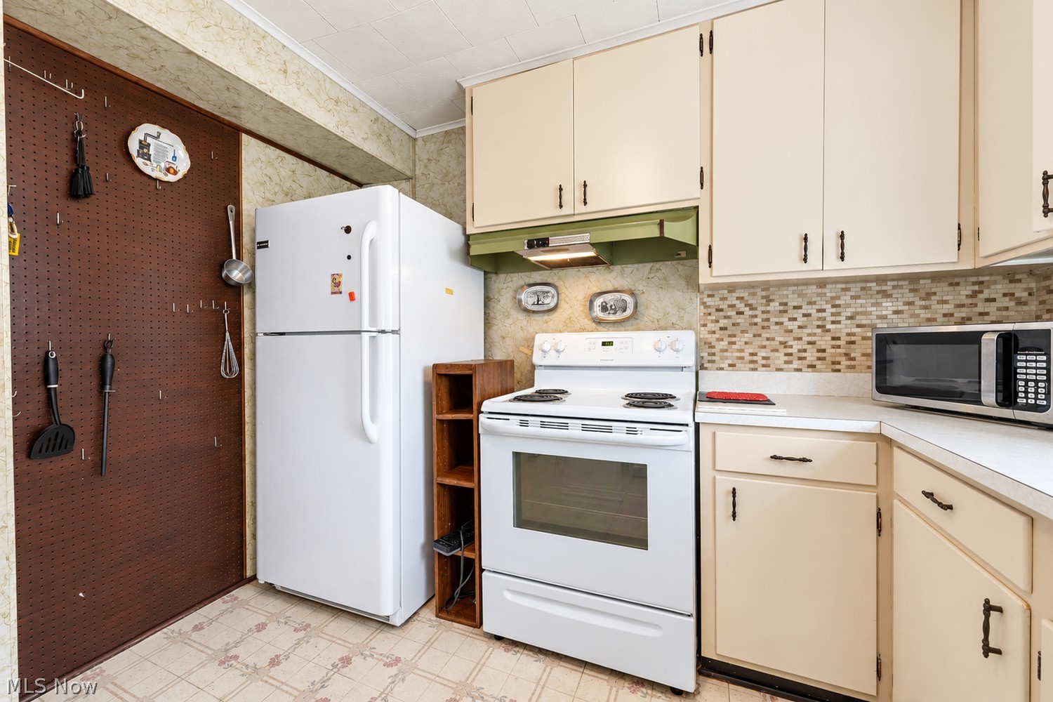 409 Beaver Avenue NE New Philadelphia OH 44663