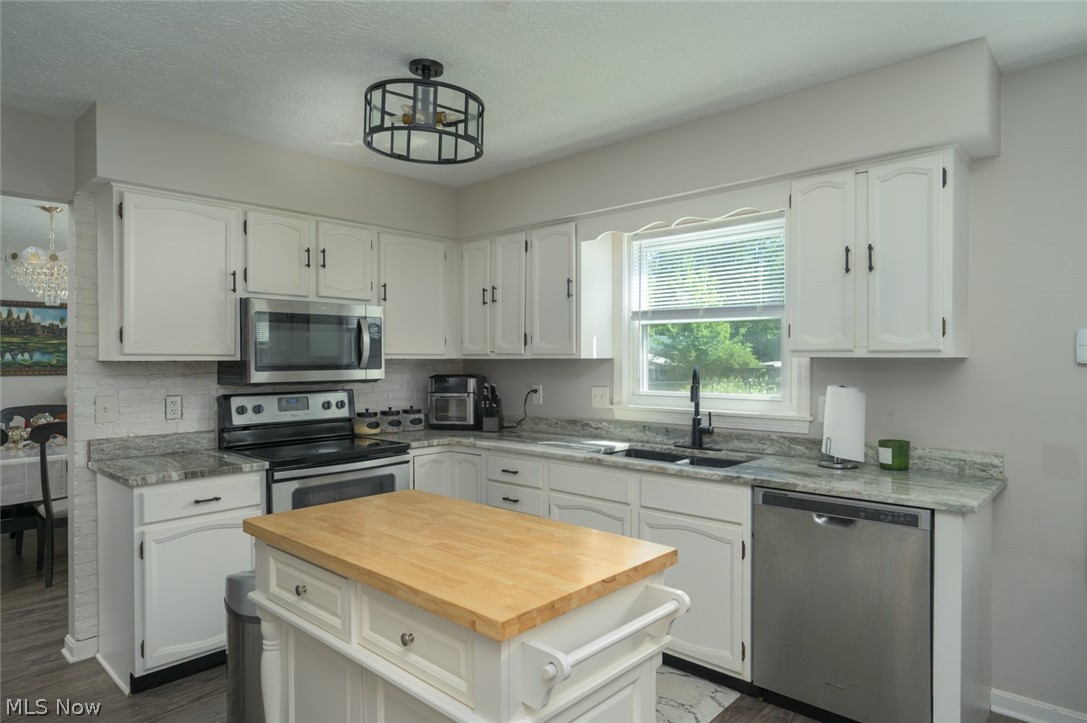 175 Carolyn Avenue Cortland OH 44410