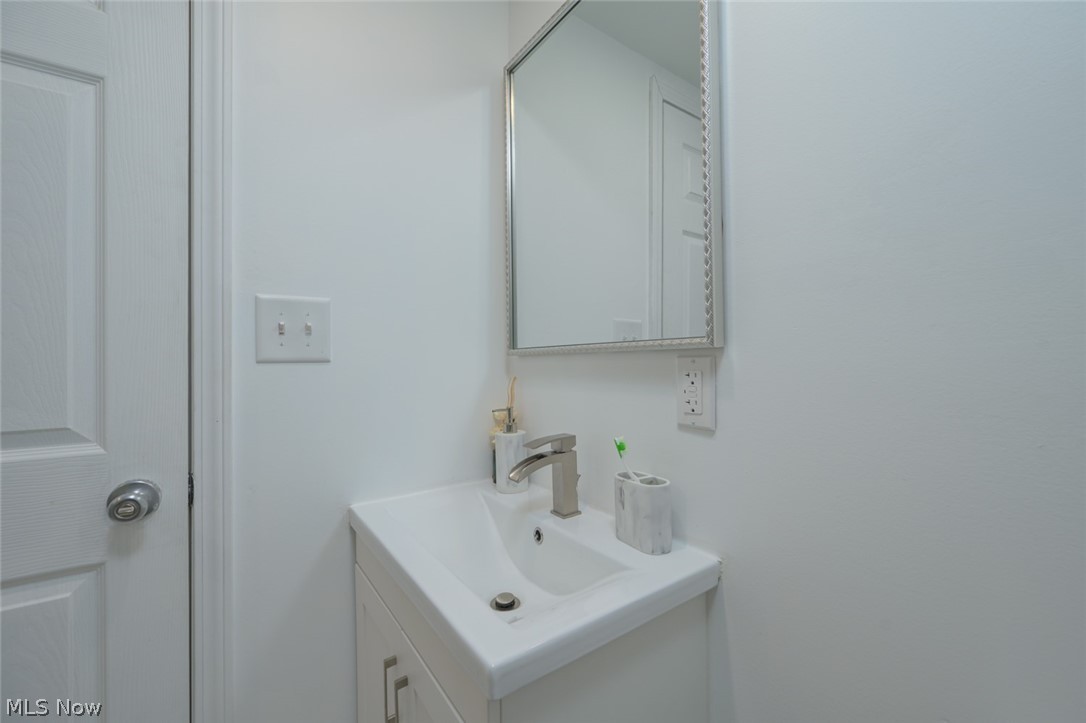 175 Carolyn Avenue Cortland OH 44410