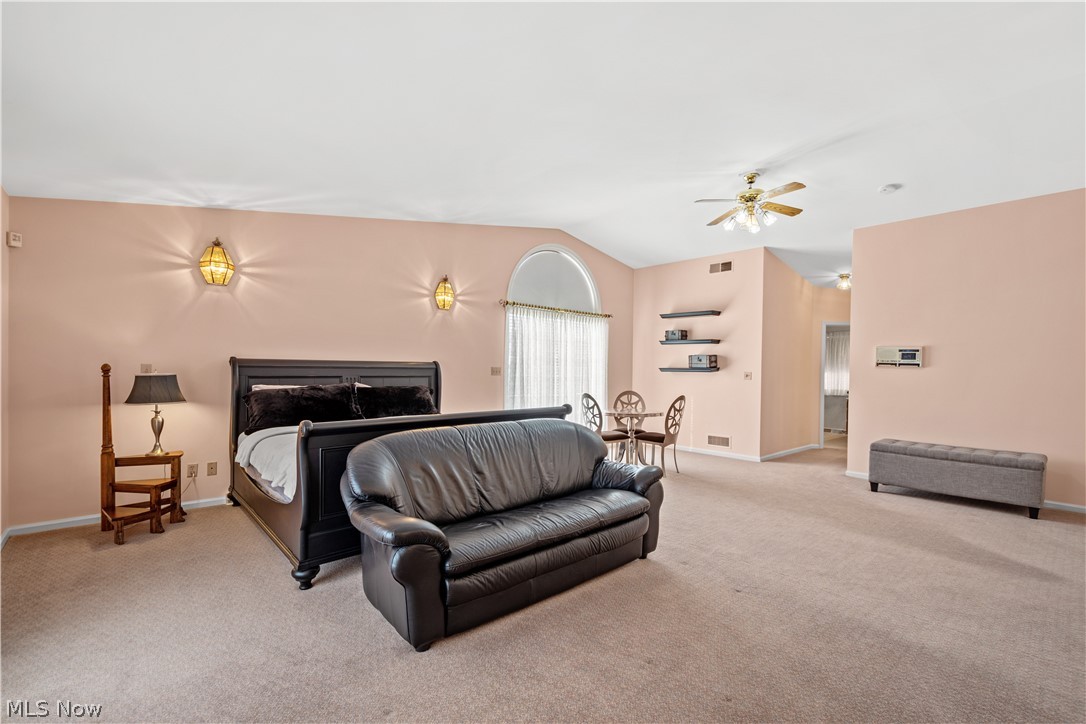52 Hilda Circle Bloomingdale OH 43910