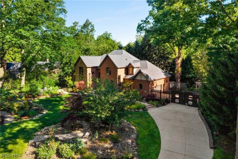 1920 Stockbridge Road Akron OH 44313