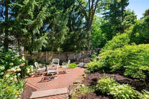 1920 Stockbridge Road Akron OH 44313
