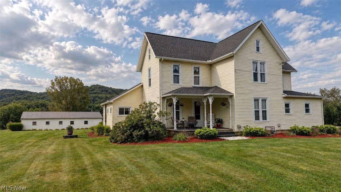 1031 Stonecreek Road SW New Philadelphia OH 44663