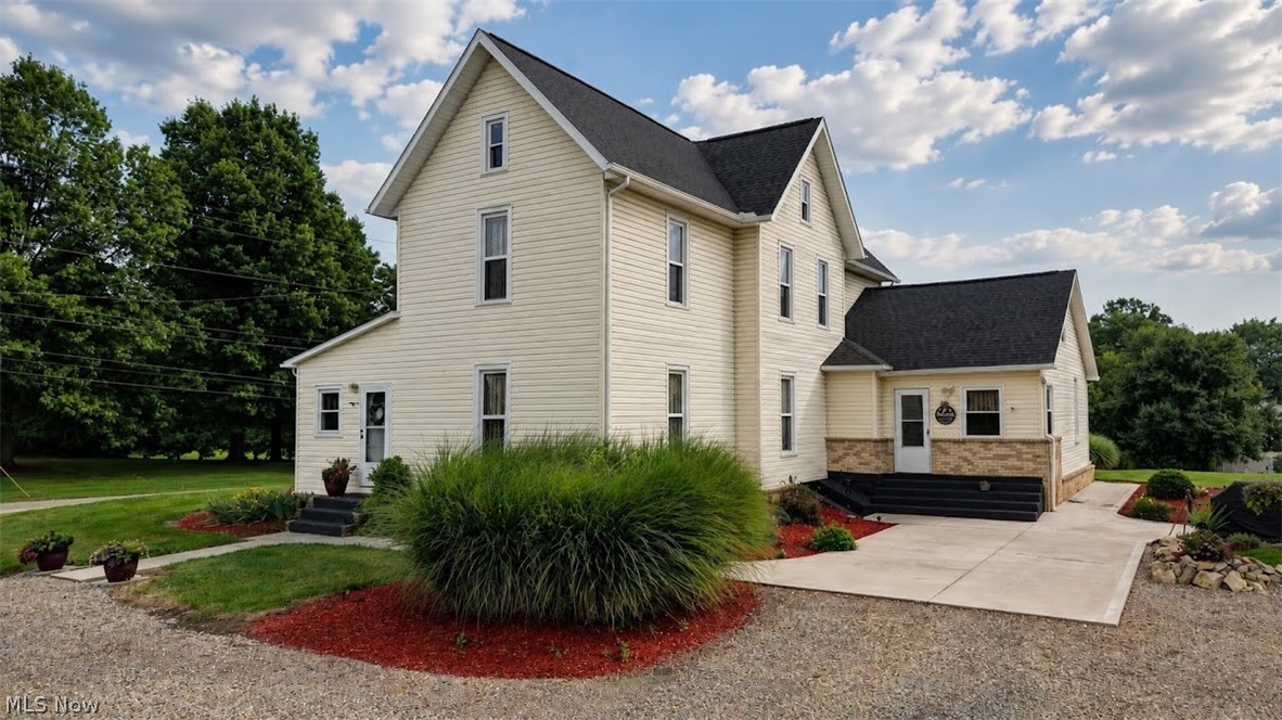 1031 Stonecreek Road SW New Philadelphia OH 44663