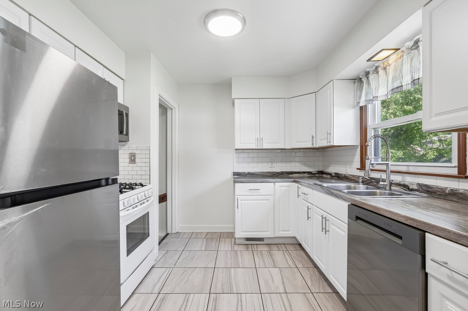 360 Belvedere Avenue NE Warren OH 44483