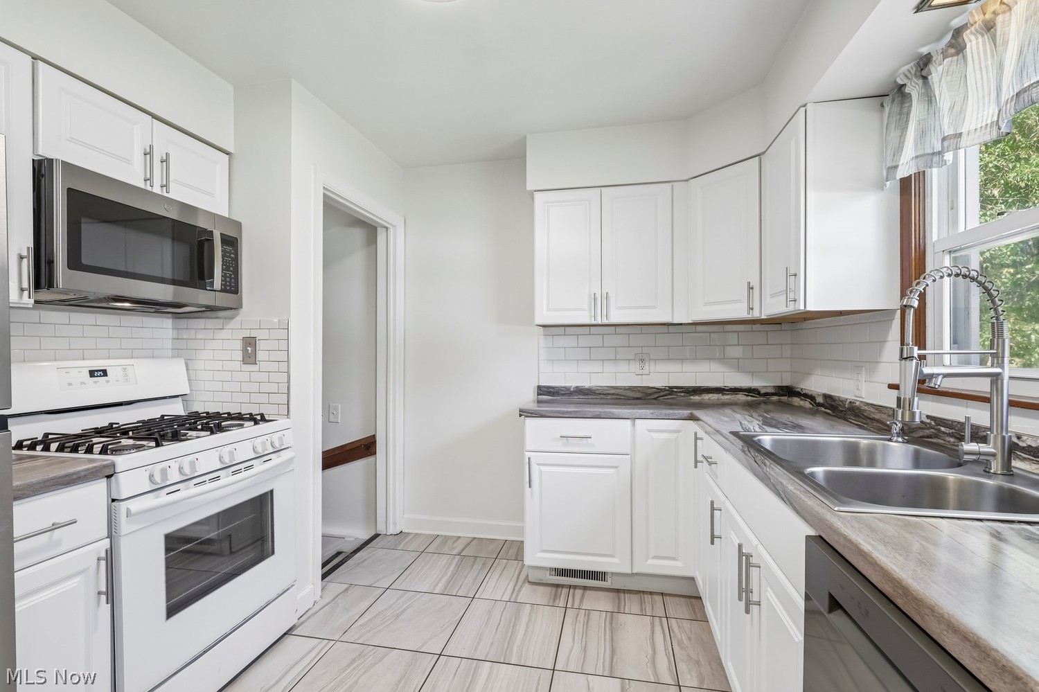 360 Belvedere Avenue NE Warren OH 44483