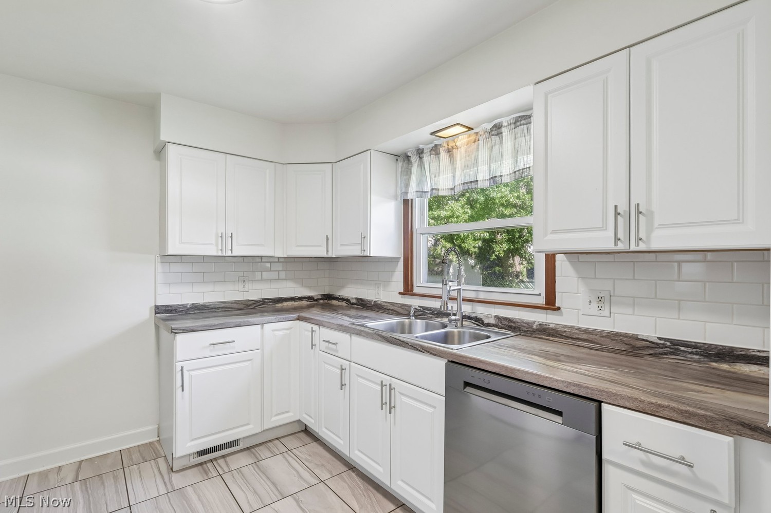 360 Belvedere Avenue NE Warren OH 44483