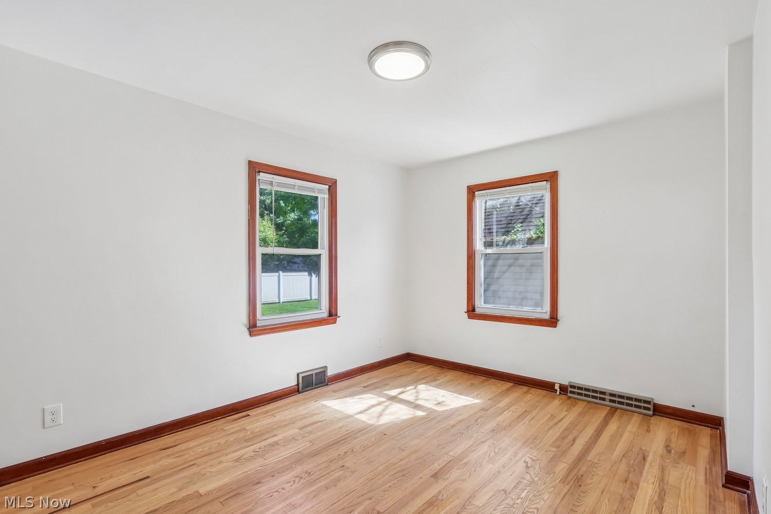 360 Belvedere Avenue NE Warren OH 44483