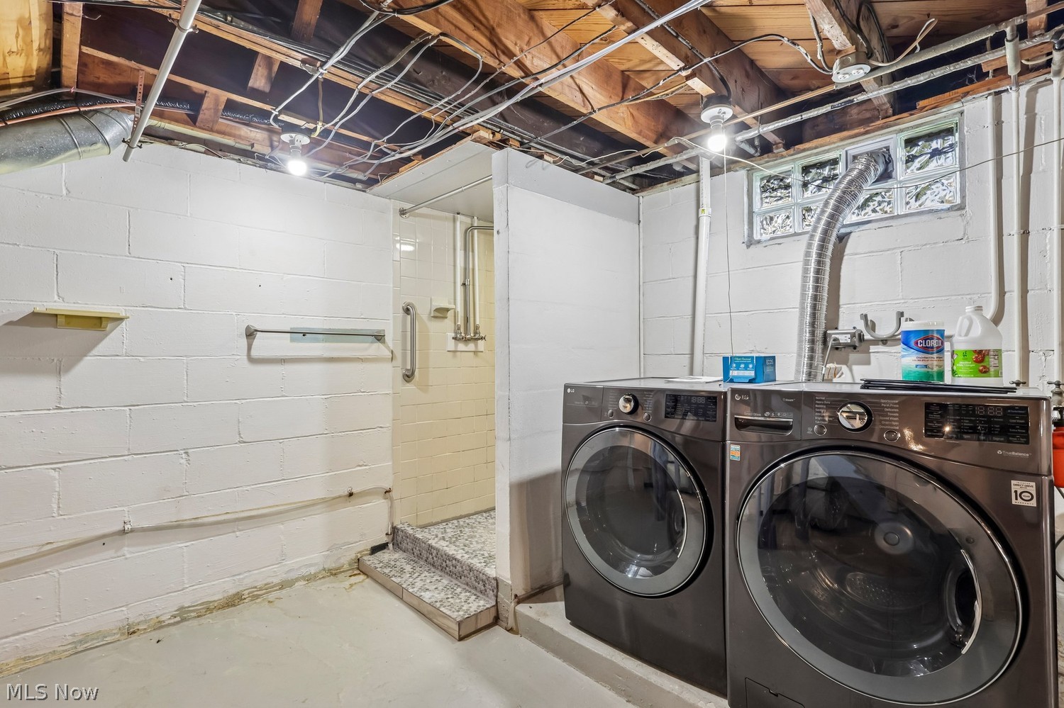 360 Belvedere Avenue NE Warren OH 44483