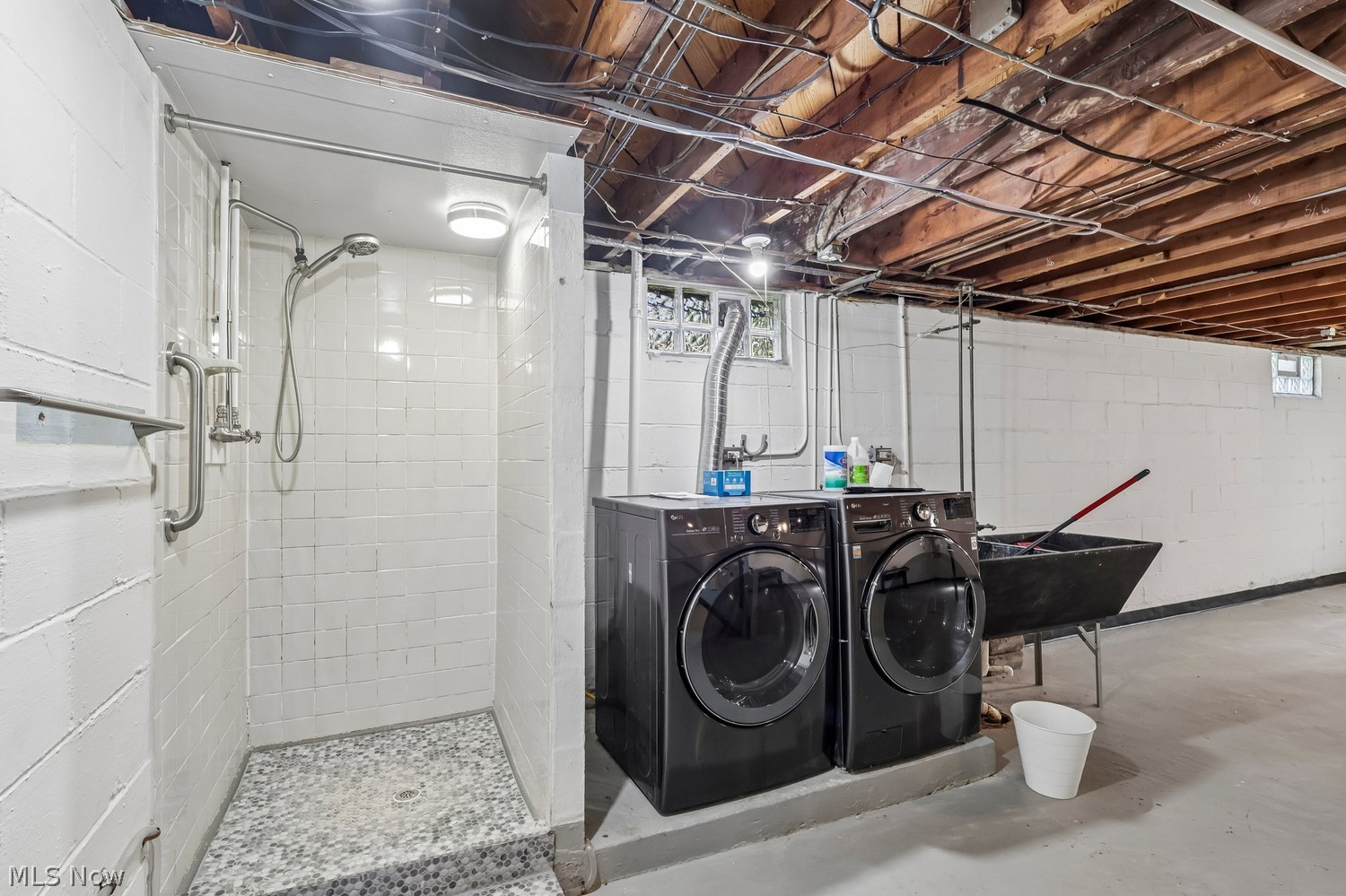 360 Belvedere Avenue NE Warren OH 44483