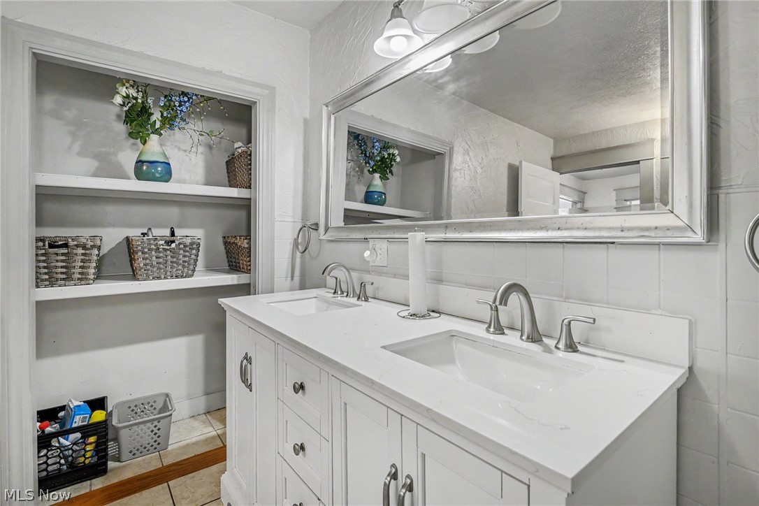 702 Washington Avenue Girard OH 44420