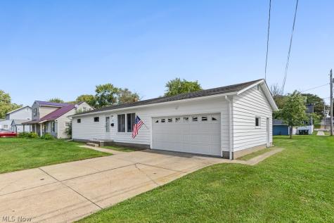 1902 Root Avenue NE Canton OH 44705