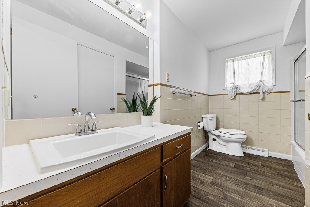 1902 Root Avenue NE Canton OH 44705