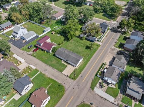 1902 Root Avenue NE Canton OH 44705