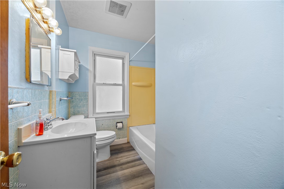 2831 Garfield Boulevard Lorain OH 44052