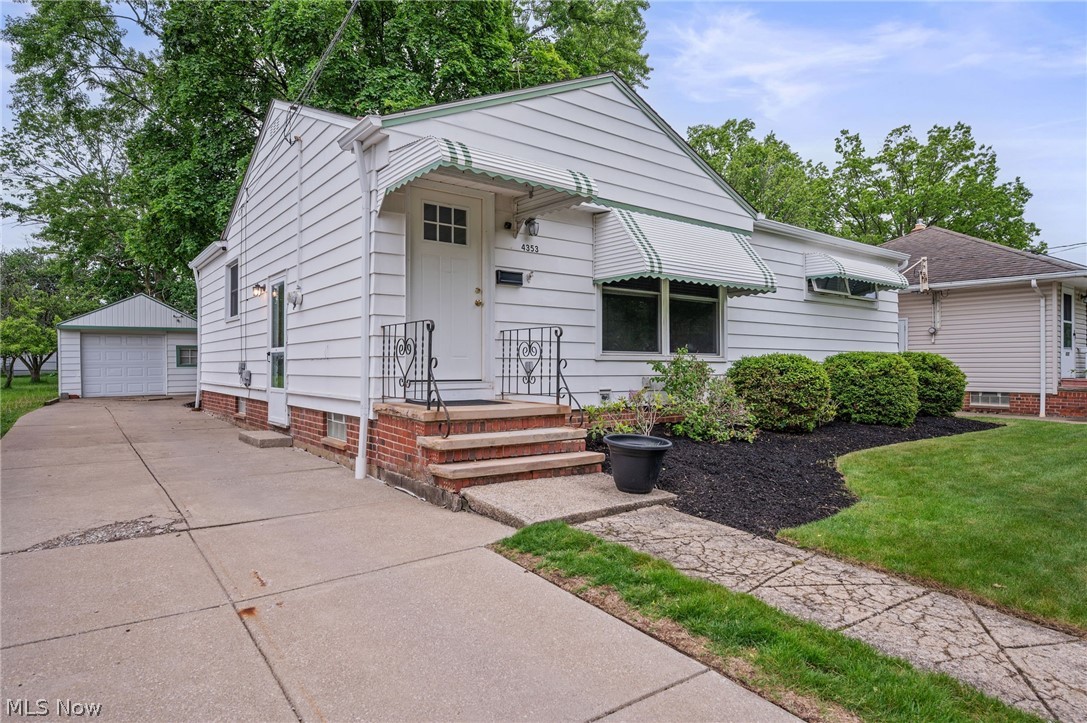 4353 W 182nd Street Cleveland OH 44135