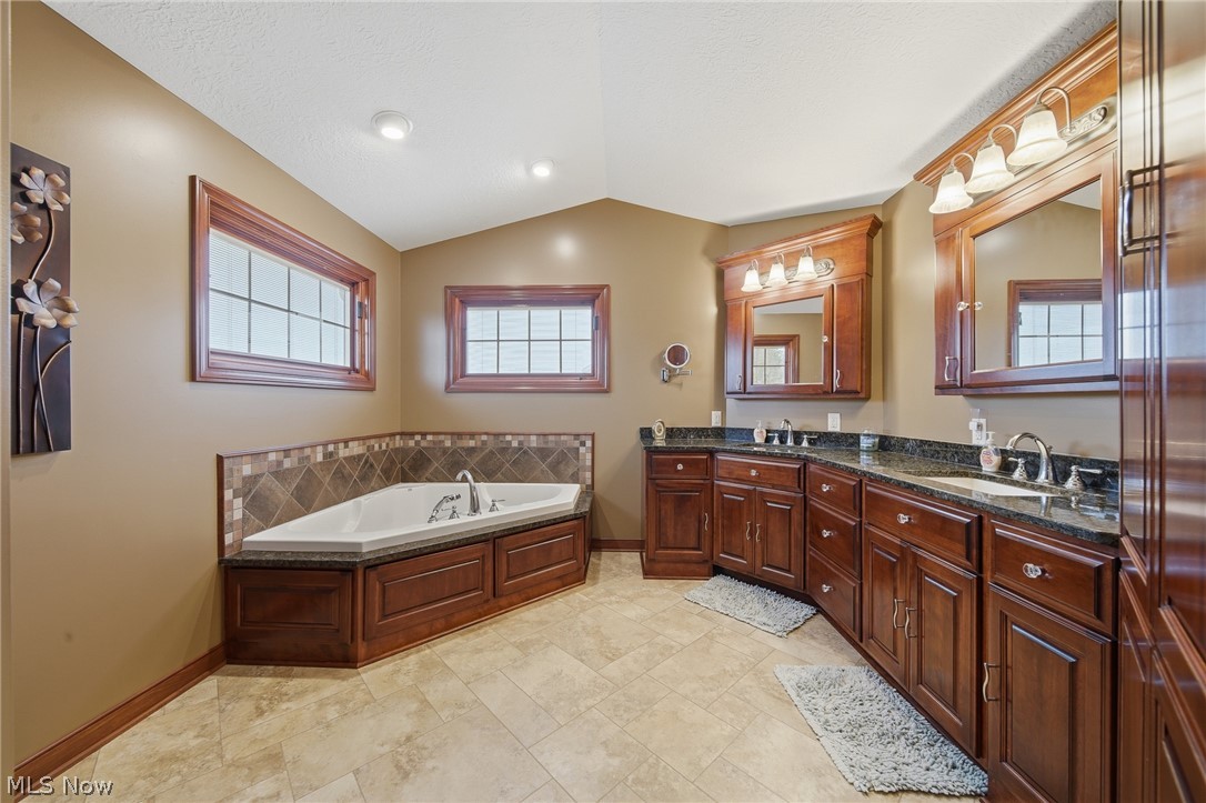 2536 Chadwell Circle NW North Canton OH 44720