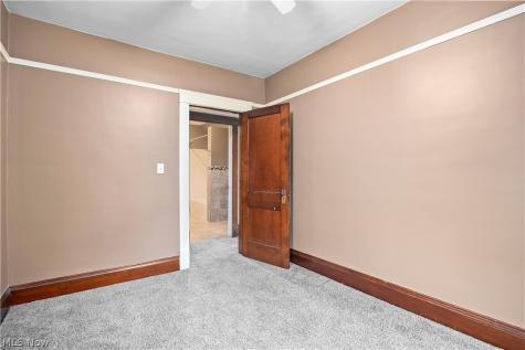 120 Longford Avenue Elyria OH 44035