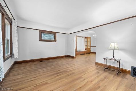 120 Longford Avenue Elyria OH 44035