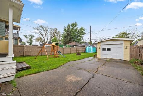 120 Longford Avenue Elyria OH 44035