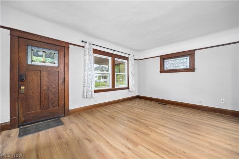 120 Longford Avenue Elyria OH 44035