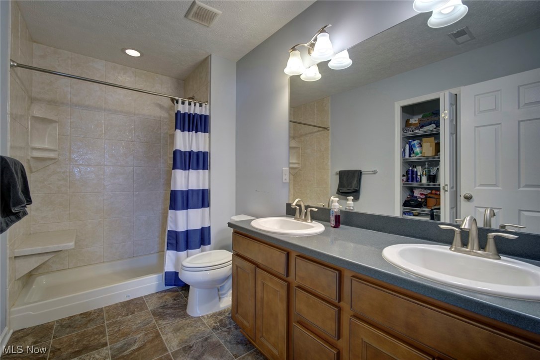 3798 Parkside Circle E Lorain OH 44053