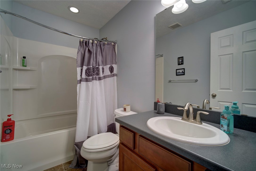 3798 Parkside Circle E Lorain OH 44053