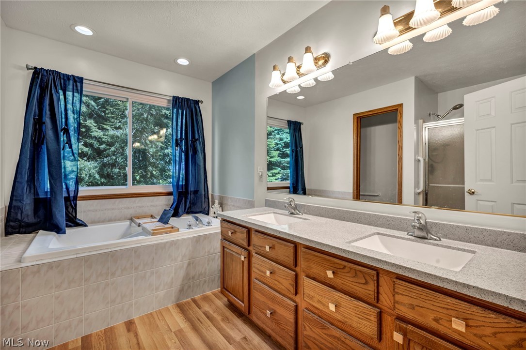3371 Pine Hollow Place Perry OH 44081
