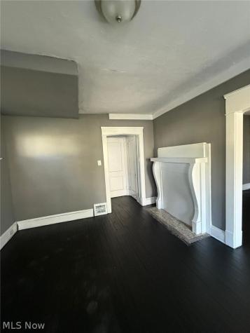841 E 130 Street Cleveland OH 44108