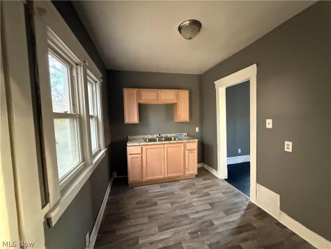 841 E 130 Street Cleveland OH 44108