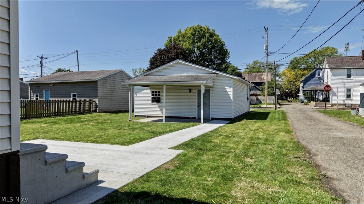 1018 Prospect Avenue NW New Philadelphia OH 44663