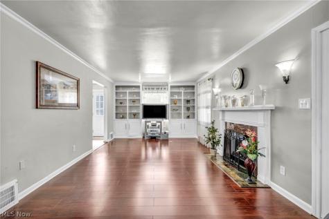 2110 Brown Road Lakewood OH 44107